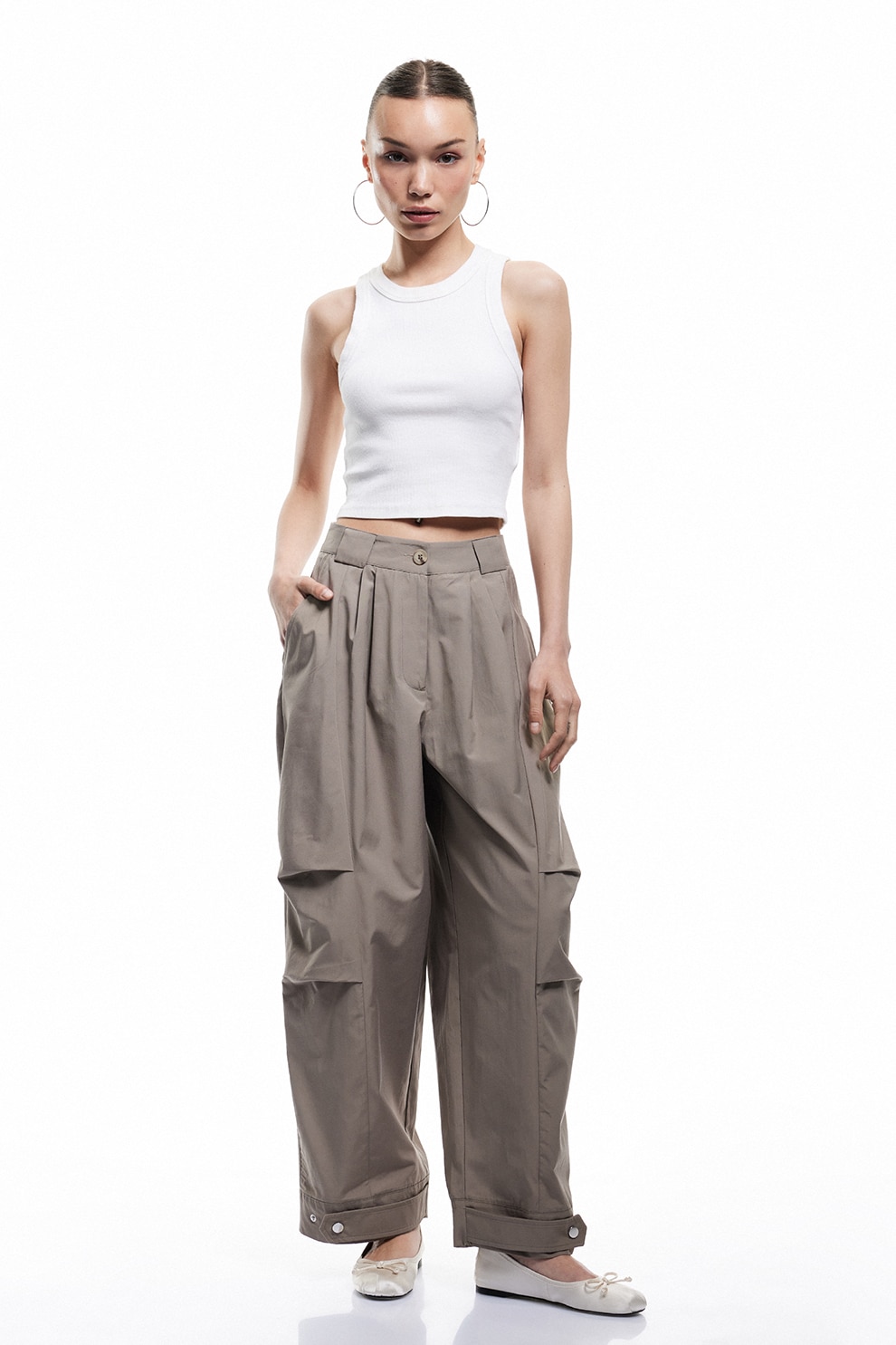 KOTON, Pantaloni cu croiala ampla si pliuri frontale, Maro taupe, 34