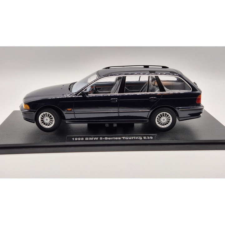 BMW E39 Touring (1998) - kék - Triple9 - 1:18