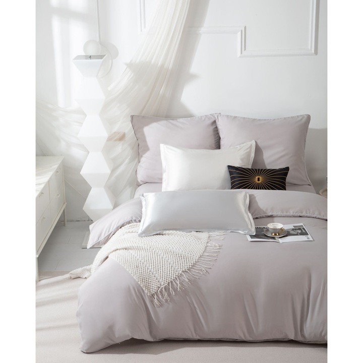 Set lenjerie de pat, Spod Igly si Nitki, 160x200 cm, microfibra, gri cu lama alba, 2 perne 70x80 cm