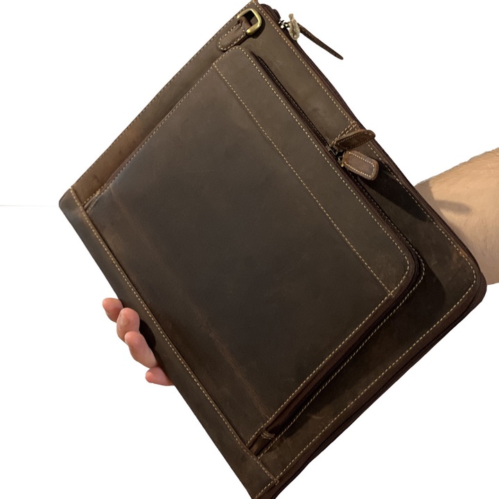 Geanta tip mapa din piele, Micutz, Hunter, capacitate pentru laptop si documente A4, culoare Dark Tan, dimensiuni 35x27x5/8cm