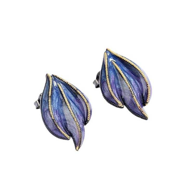 Cercei stud gotici cu frunze emailate – placati cu cupru - argint negru, gradient albastru - violet, pentru sufletul care tanjeste dupa frumusete intunecata