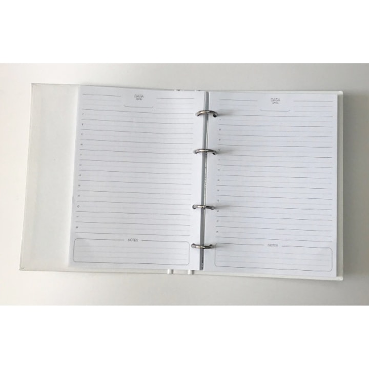 Тетрадка за механика, с 90 листа А5. Твърда картонена корица, покрита с бяла специална хартия.