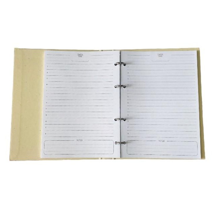 Caiet mecanic, cu 90 file A5,. Coperta din carton rigid imbracata cu hartie speciala reciclata