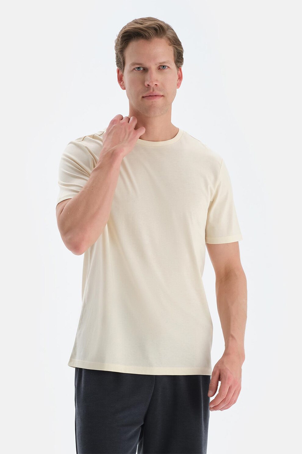 DAGI, Tricou de bumbac cu decolteu la baza gatului, Crem, XL