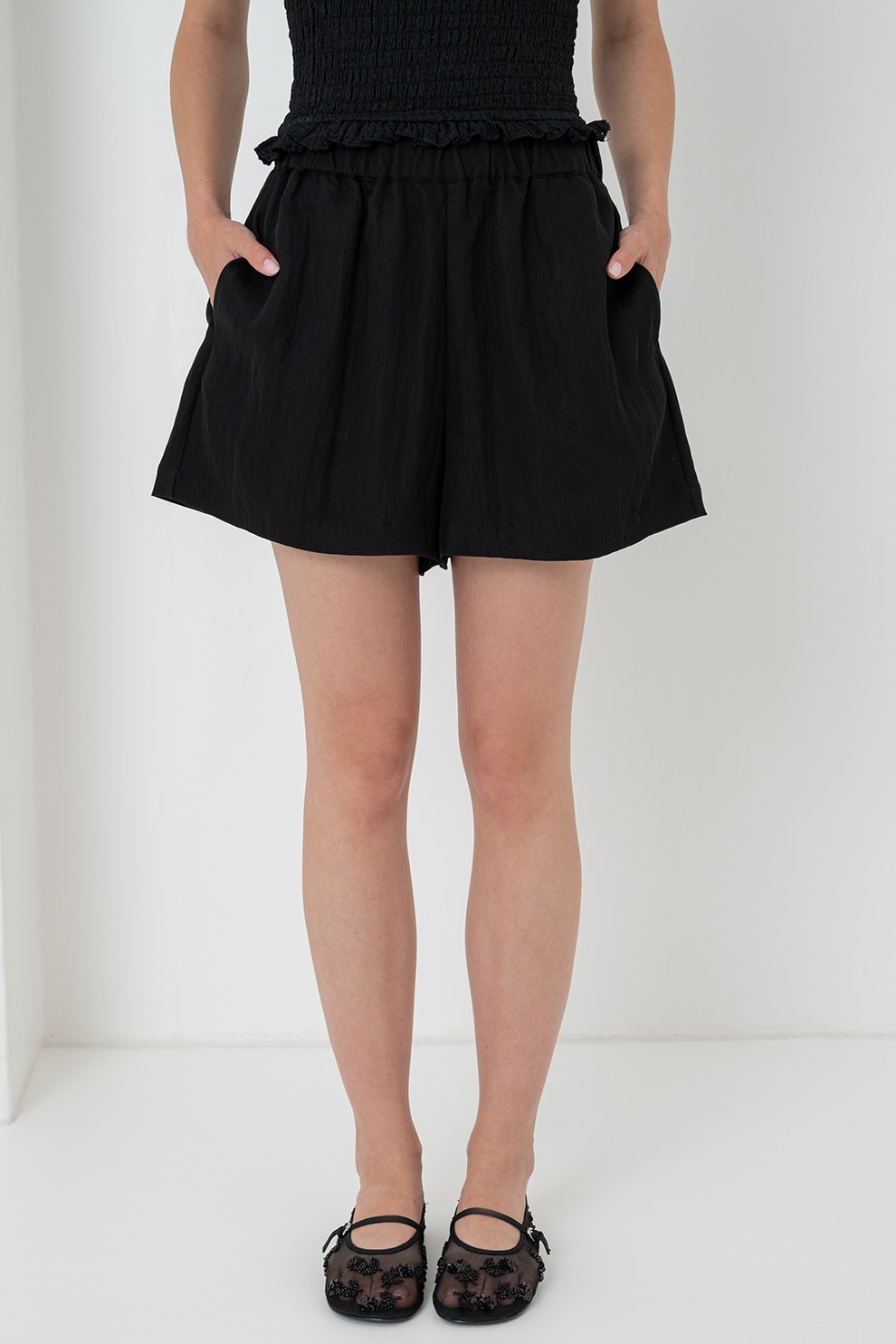 Gina Tricot, Pantaloni scurti din amestec de lyocell cu buzunare laterale, Negru, M