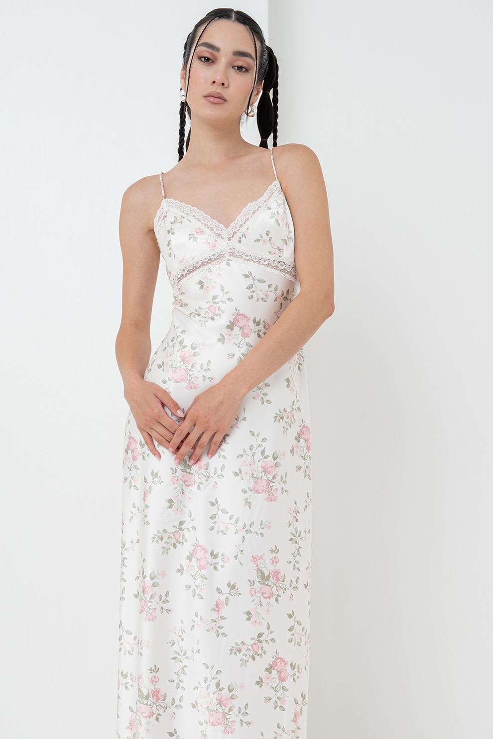 Gina Tricot, Rochie-furou maxi din satin cu detalii de dantela, Verde prafuit, Roz prafuit, 38