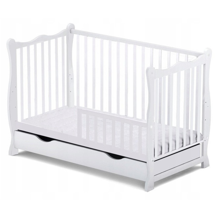 Patut bebe Luka, alb, 120x60cm, 3 trepte de inaltime, cu bariera inclusa