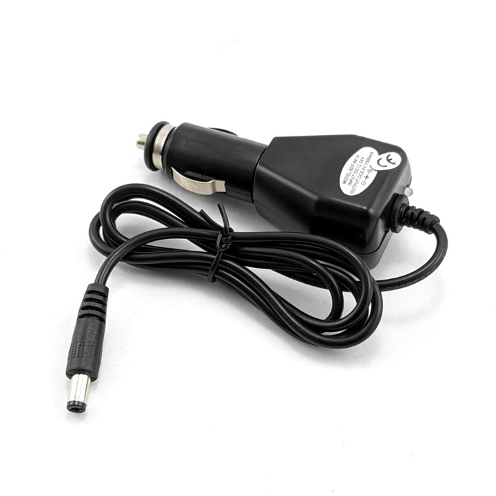 Incarcator auto universal inteligent pentru acumulator navomodel si barca de nadit, alimentare stabila 12V-24V de la bricheta auto, iesire optimizata 8.4V 1A, compatibil FlyTec V700, V900, V010, cu mufa standard 2.5x5.5mm, esential pentru p