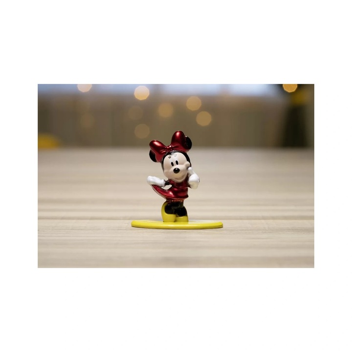 Disney 100 nano fém meglepetés figura - jáde