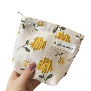 Portfarduri si genti cosmetice