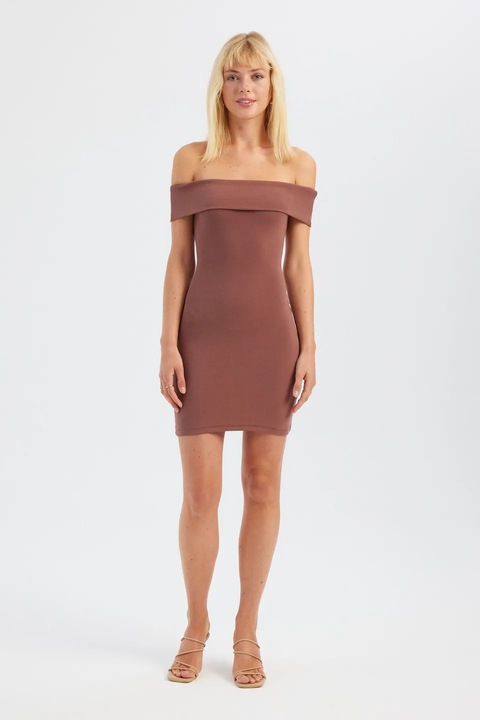 Мини рокля, HiCCUP, вталена, с открити рамене, кафява, текстил