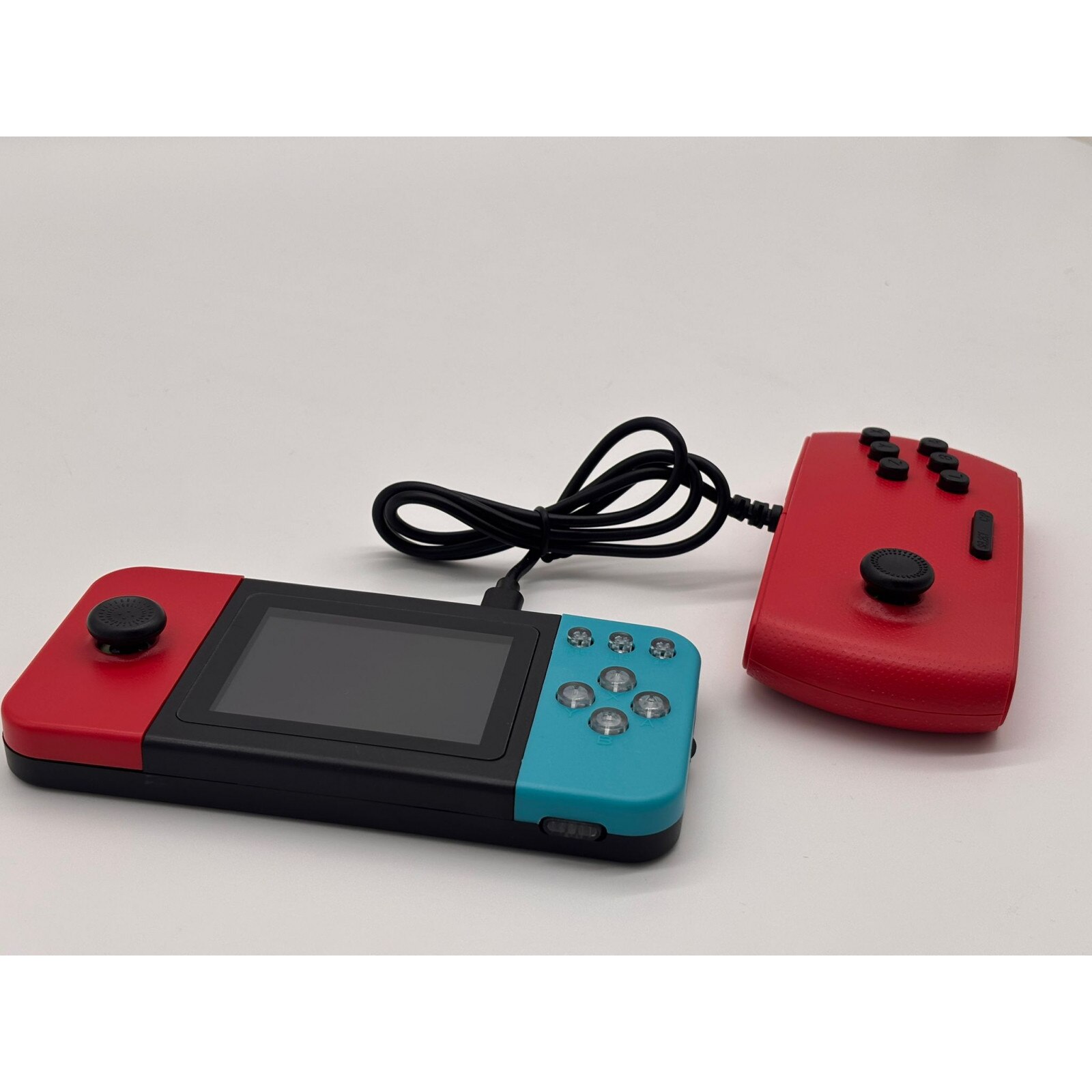 Consola Portabila Jocuri Retro – Conectare AV la TV, Controler pentru 2 Jucatori, Ecran 2.8” HD Color, 500 Jocuri Incluse, Baterie Reincarcabila 800mAh