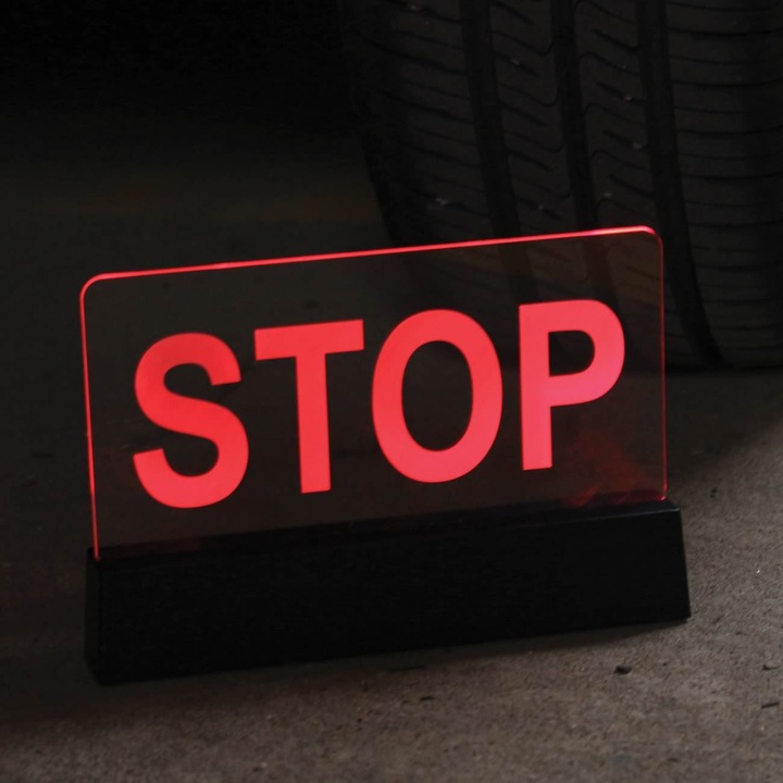 Lampa stop cu lumina rosie 18x3x12cm