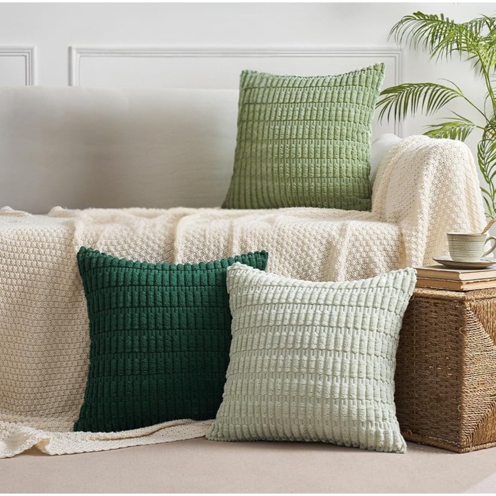 Set 3 fete de perna decorative 50x50 cm – Corduroy cu textura bob de porumb, fermoar ascuns - 3 nuante de Verde