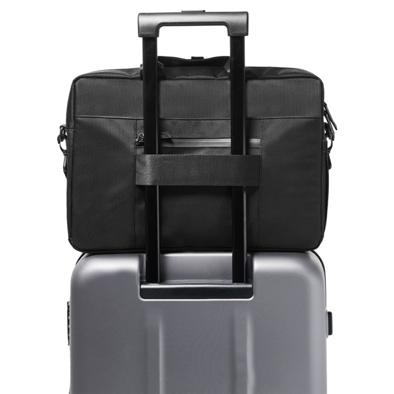 Geanta laptop Spigen KD300 Klasden, 16", neagra, compartimente practice si loc pentru AirTag