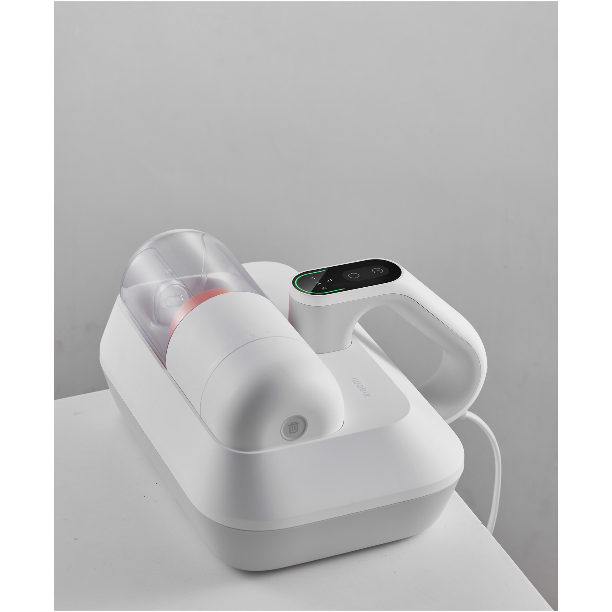 Aspirator Xiaomi Dust Mite Pro BHR8943EU pentru indepartarea acarienilor, 14kPa, 400W, UV sterilizare, ultrasunete, filtrare HEPA, perie electrica spiralata, senzor inteligent, recipient transparent pentru praf, alb
