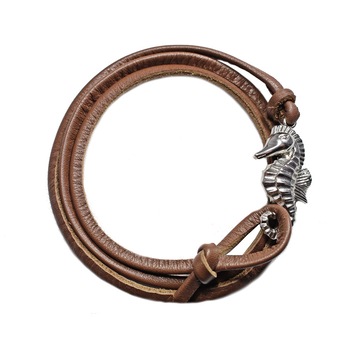 Bratara barbateasca pentru barbati cu snur piele maro si calut de mare argintiu din otel inoxidabil placat inspiratie nautica Bratara barbateasca pentru barbati cu snur piele maro si calut de mare argintiu din otel inoxidabil placat inspiratie nautica
