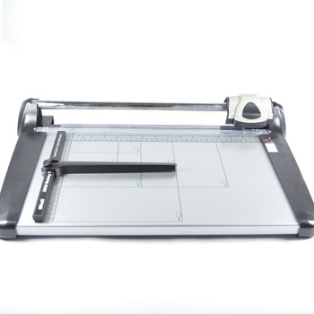 Trimmer Obinder A4, 12 coli taiere, autoascutire Trimmer Obinder A4, 12 coli taiere, autoascutire