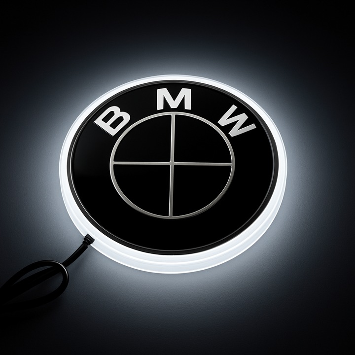 Ornament emblema BMW negru cu LED, autoadeziva, montaj pe capota sau portbagaj, 82 mm, lumina alba, compatibil seria 1, 5, 7, X1, X3, X5, F10, F12 F 13 F 20 si G30
