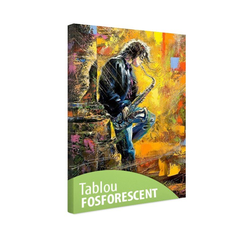 Tablou fosforescent Tanar cantand la saxofon 80x120cm