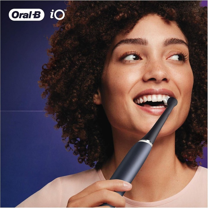 Set de 4 capete de perie de schimb Oral-B iO Ultimate Clean, negru, Curatare rotativa oscilanta