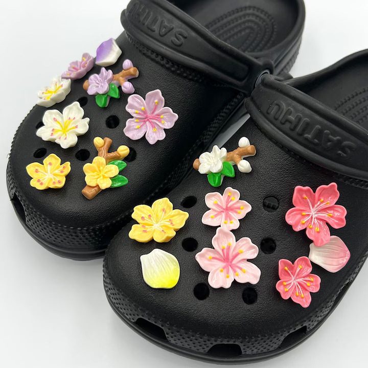 hrupkaa Set 16 Accesorii pentru Papuci tip Crocs, Jibbitz Flori de Primavara din Rasina Premium, Stil Gradina Colorata, Multicolor