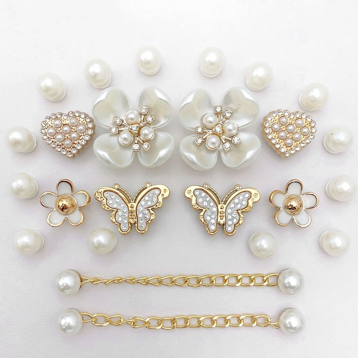 Комплект от 24 аксесоара за обувки Jibbitz Crocs в елегантен стил със златисти пеперуди, сърца, перли и декоративна метална верижка от ABS