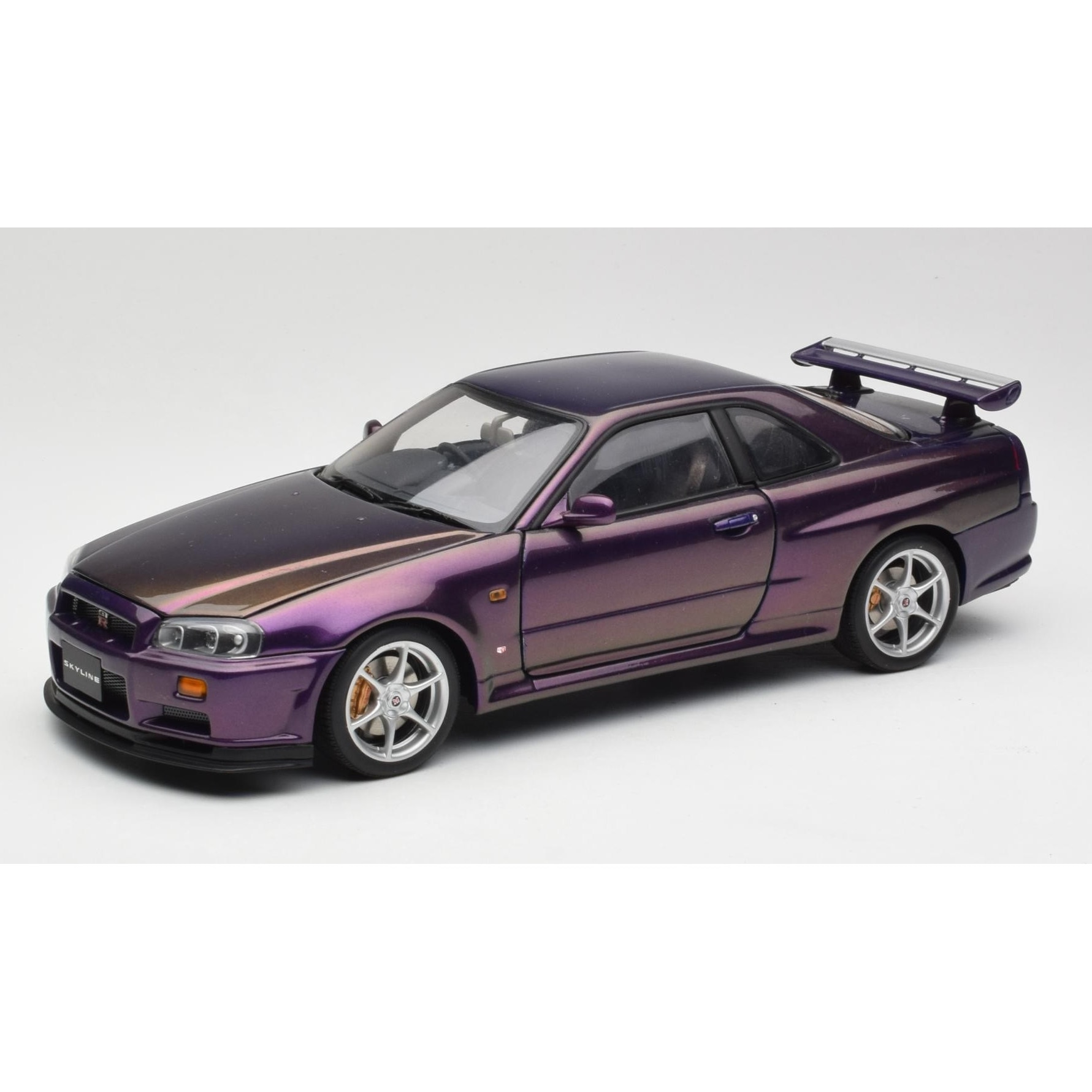 Automacheta Nissan Skyline GT-R R34 V-Spec Midnight Purple AUTOart