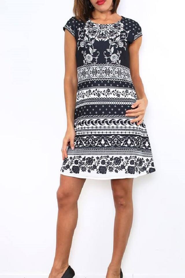 Rochie cu imprimeu alb- negru, marime M/L INTL