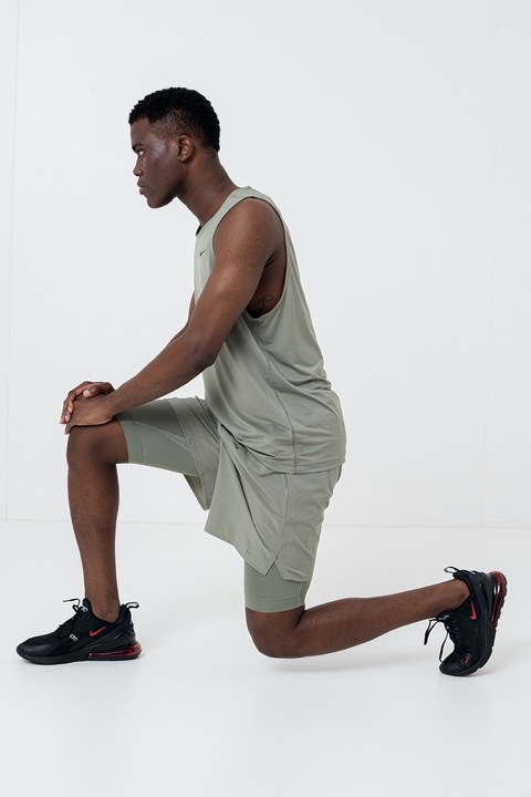 Nike, Фитнес шорти Unlimited с Dri-Fit, Бледозелен