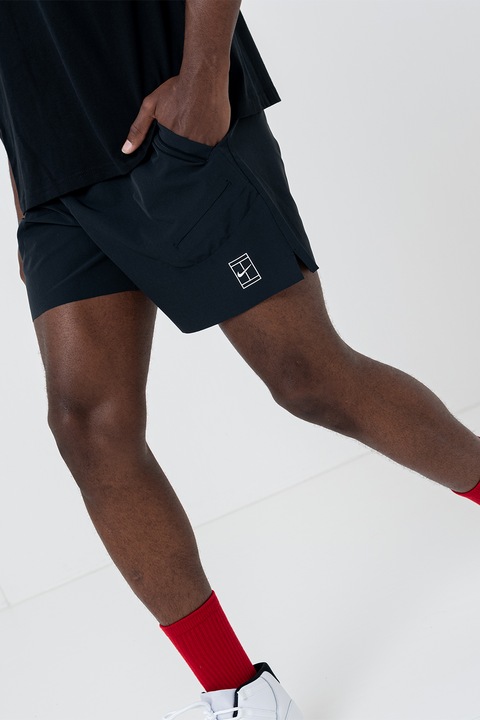 Nike, Pantaloni scurti cu banda elastica in talie si buzunare laterale, Negru, M