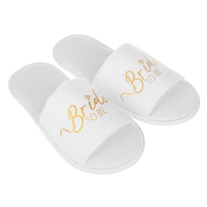 Papuci de casa albi decupati cu imprimeu auriu “BRIDE TO BE” – Papuci bachelorette si petrecere burlacite, ANTBRO®