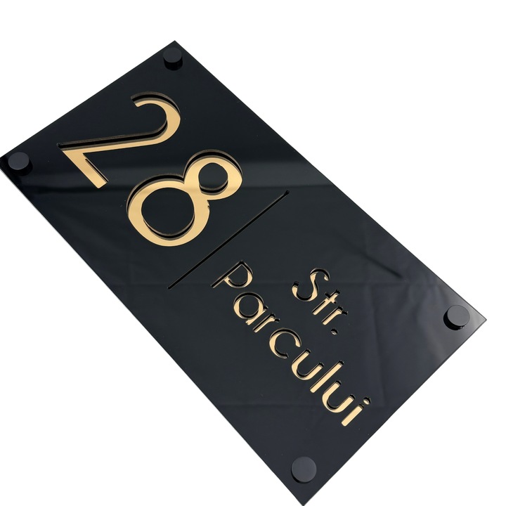 Placuta numar casa, Negru Lucios, Auriu Oglinda, 4 Distantieri Negrii, 28x15cm