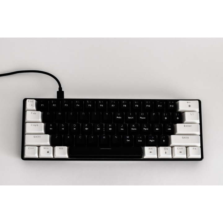 Механична геймърска клавиатура V900, 60% компактна, RGB осветление, черна