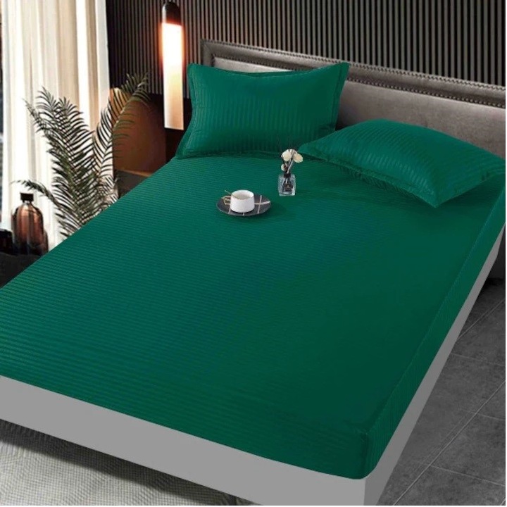 Husă de pat cu elastic Kotonia Home, Damasc Saten, verde smarald, 180x200+25 cm