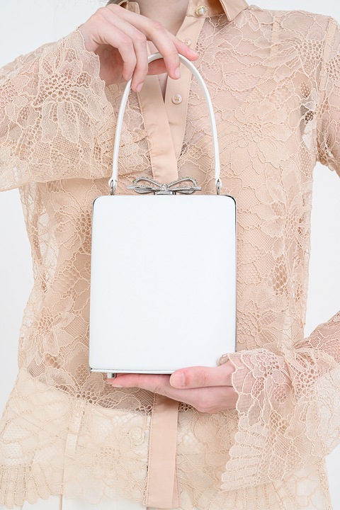 Self-Portrait, Kisméretű kézitáska fémes hatású masnival, Csontszín