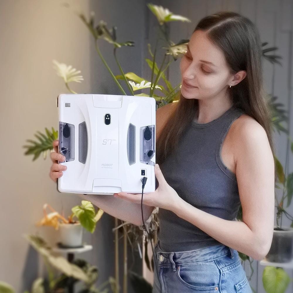 Robot autonom curatare geamuri cu 2 pulverizatoare HOBOT S7 Pro