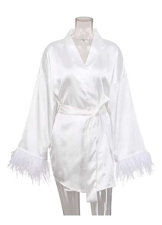 Luxus szatén köntös tollakkal, Noirlingerie, Fehér