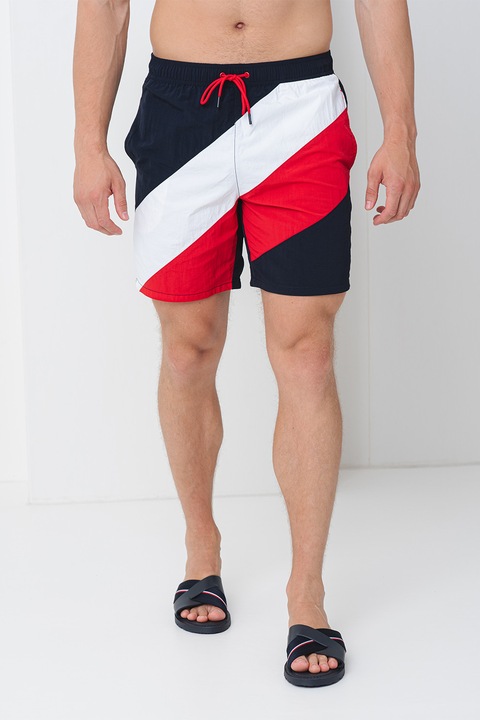 Tommy Hilfiger, Pantaloni scurti de inot cu model colorblock, Alb, Rosu vermillion, Bleumarin, M