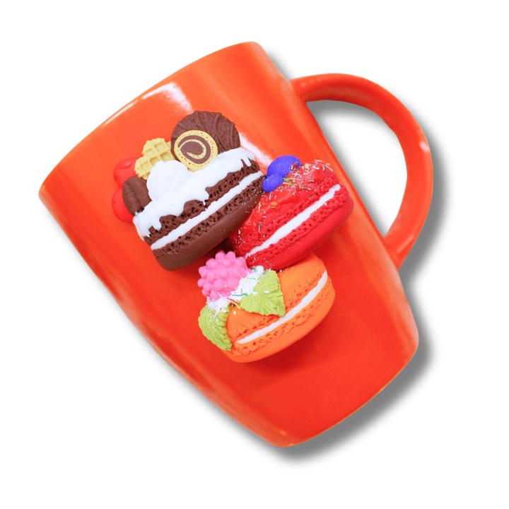 Ръчно изработена чаша - макарони - керамична, декорирана с полимерна глина