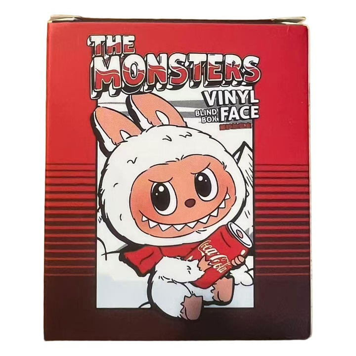 Cutie Surpriza Labubu "The Monsters" Pui de Planta Mini – 1pc Papusi Plus Kawaii in Pozitie Sezand/Stand, Varianta Coca-Cola 7x7x8cm, Material Pufos + Bumbac PP, Decor Birou Colectabil