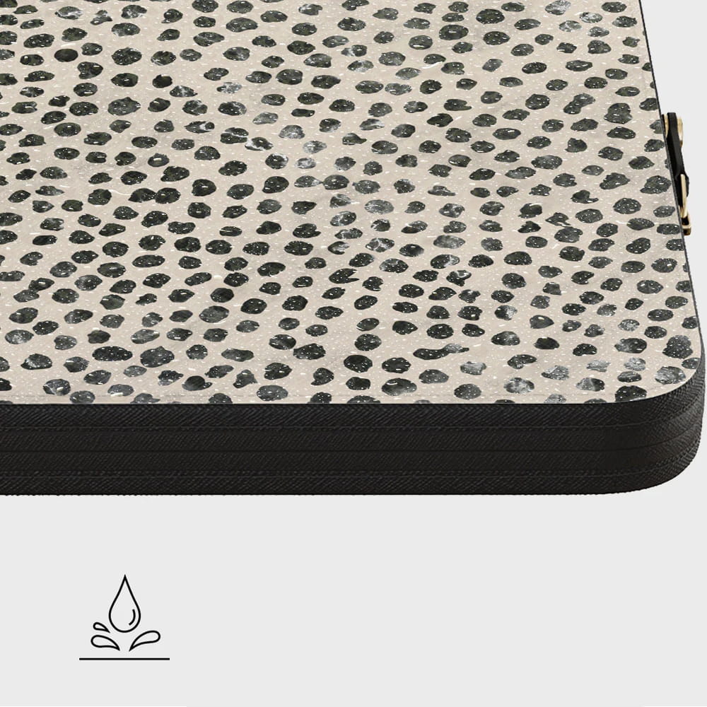 Husa Burga Tough Case pentru laptop 14", bej cu puncte negre, Almond Latte