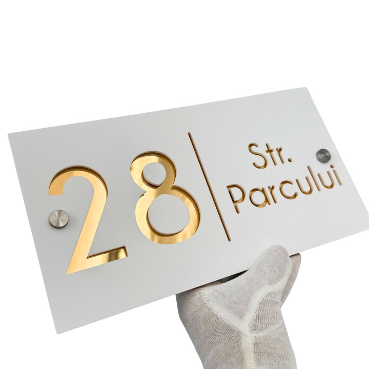 Placuta numar casa, Alb Satinat, Auriu Oglinda, 2 Distantieri Argintii, 28x15cm