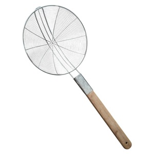 Polonice, linguri si clesti de bucatarie