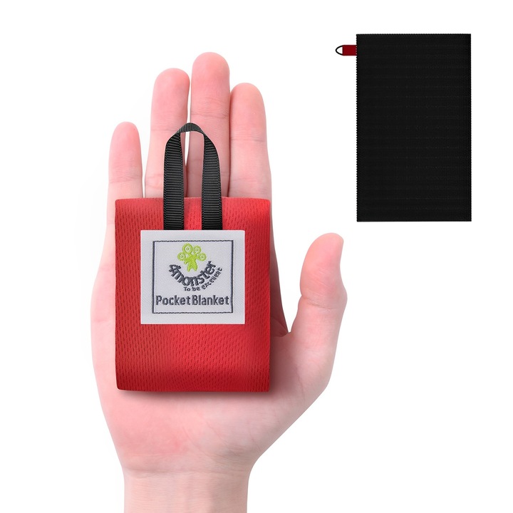 Saltea camping TREXORA, 150x110cm, impermeabila, rezistenta la nisip, usor de curatat, rosie