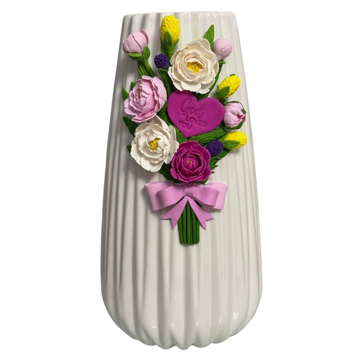 Vaza decorativa alba cu flori din pasta polimerica – model „Zambeste”