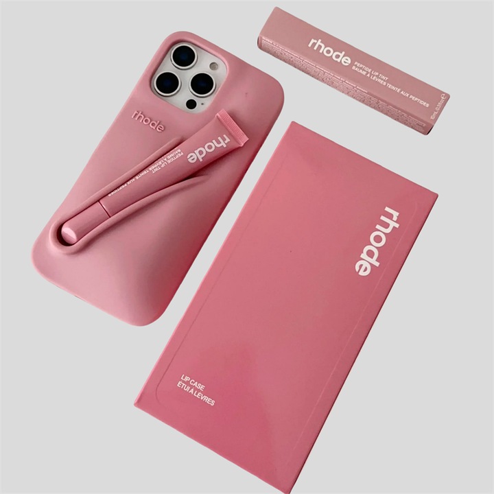 Калъф за телефон, Rhode, Силиконов, с 10мл червило за iPhone 13 / iPhone 14 / iPhone 15, Ribbon