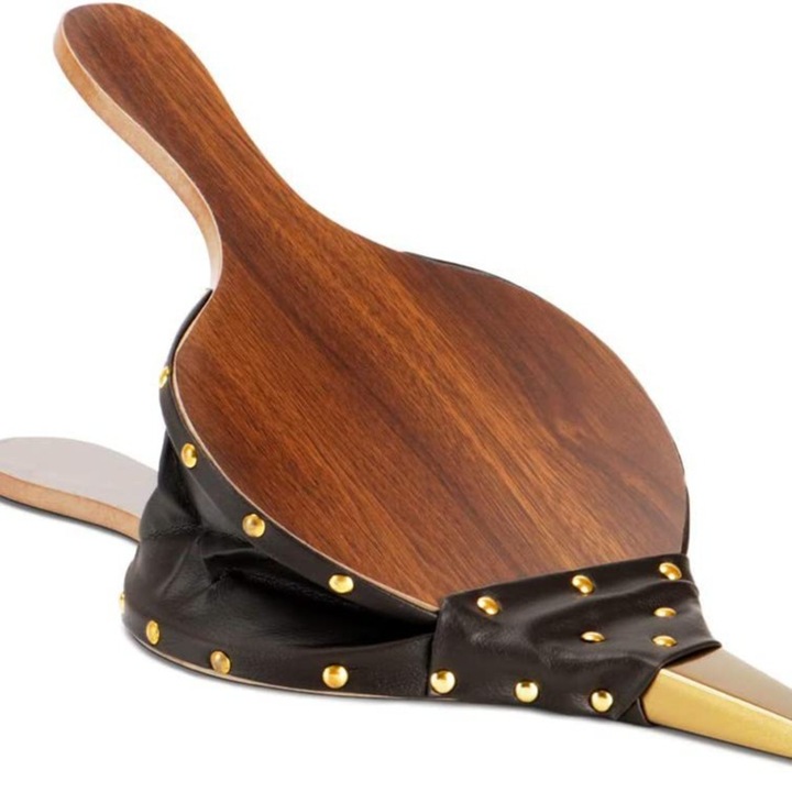 Ustensile gratar, suflanta din lemn, dimensiuni 39x17x3cm, aspect elegant, piele rezistenta la caldura