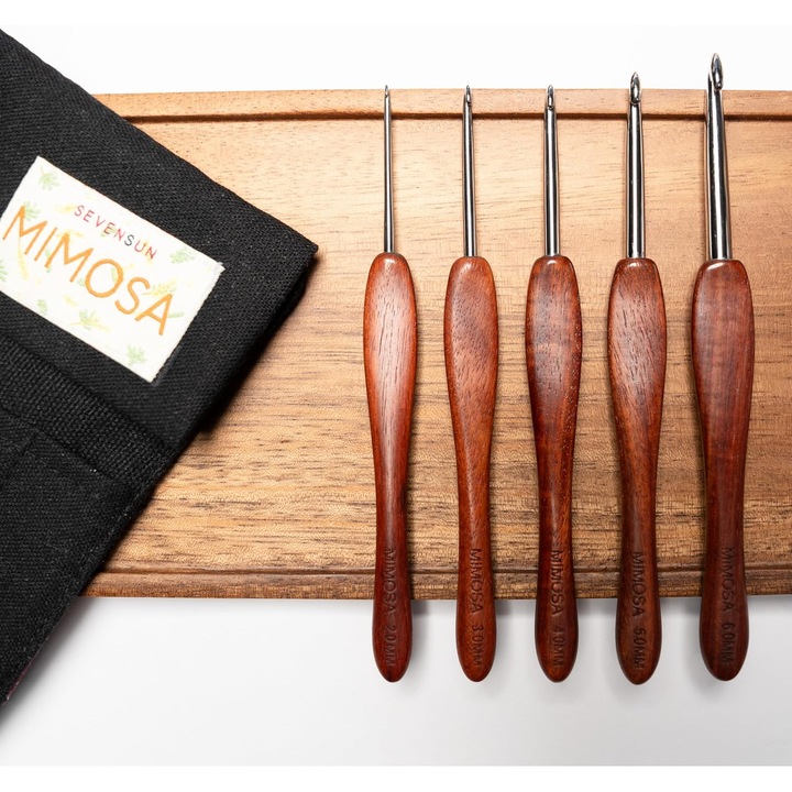 Set de 5 crosete din otel inoxidabil, manere din lemn de santal, 1mm-5mm