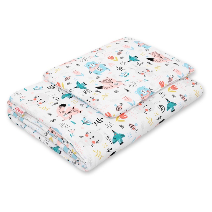 Set lenjerie pentru bebelusi Bobono, 2 piese, 75x100cm, colorat, cu umplutura, model ursi albastri